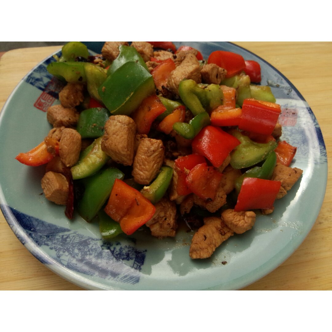 健身减肥最爱的鸡胸料理！——彩椒鸡丁