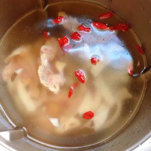 超级简单的椰子鸡汤的做法 步骤2