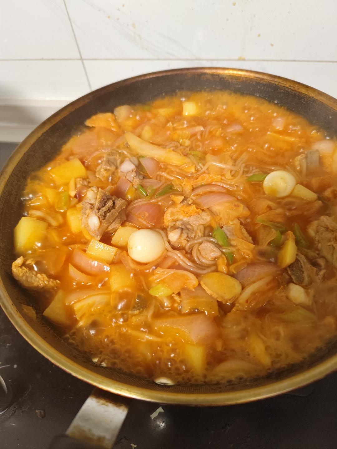 韩式土豆猪骨肉汤（简单到让人意外