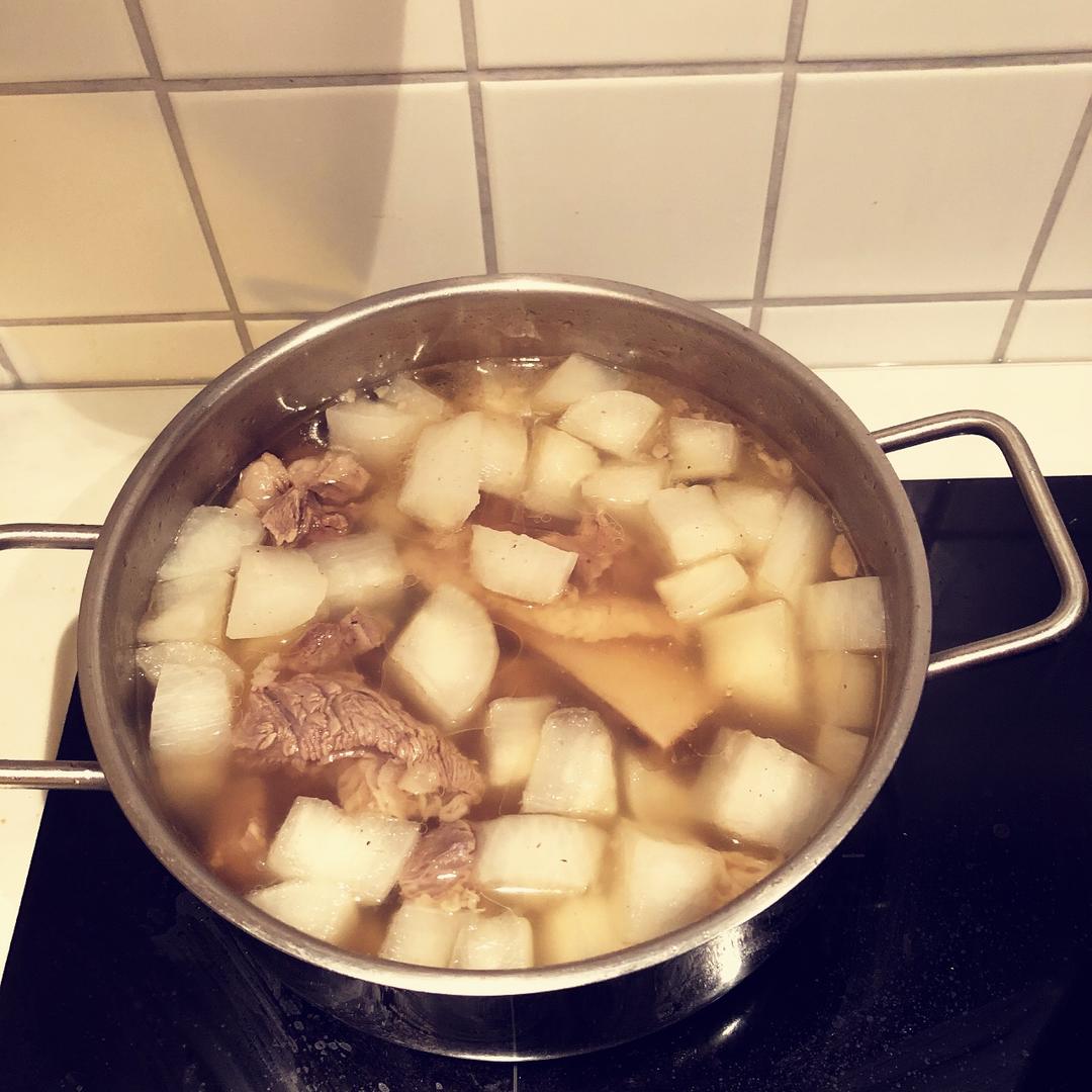 萝卜炖牛肉