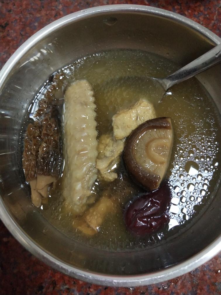 羊肚菌炖鸡汤（超详细攻略）