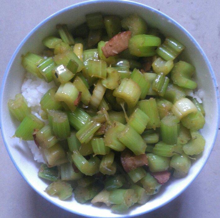芹菜炒腊肉
