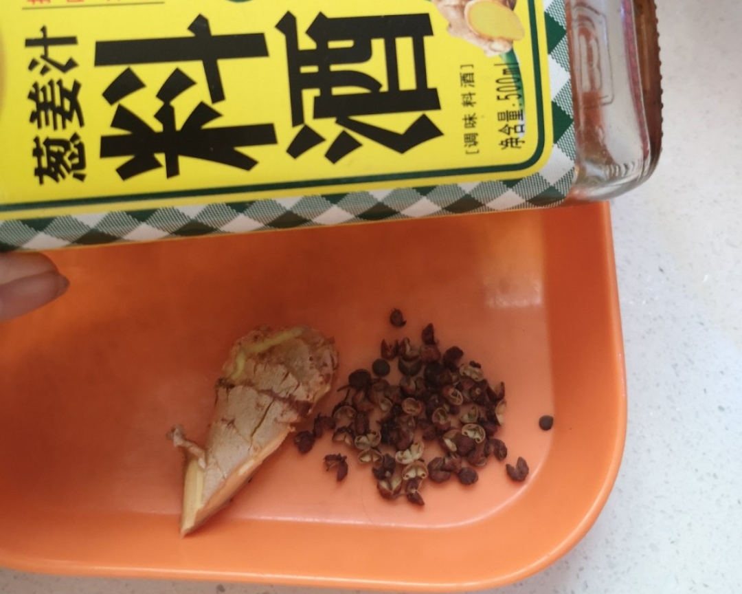 新手稳成功的干锅芷姜鸭       （宝宝也能吃的鸭）的做法 步骤1