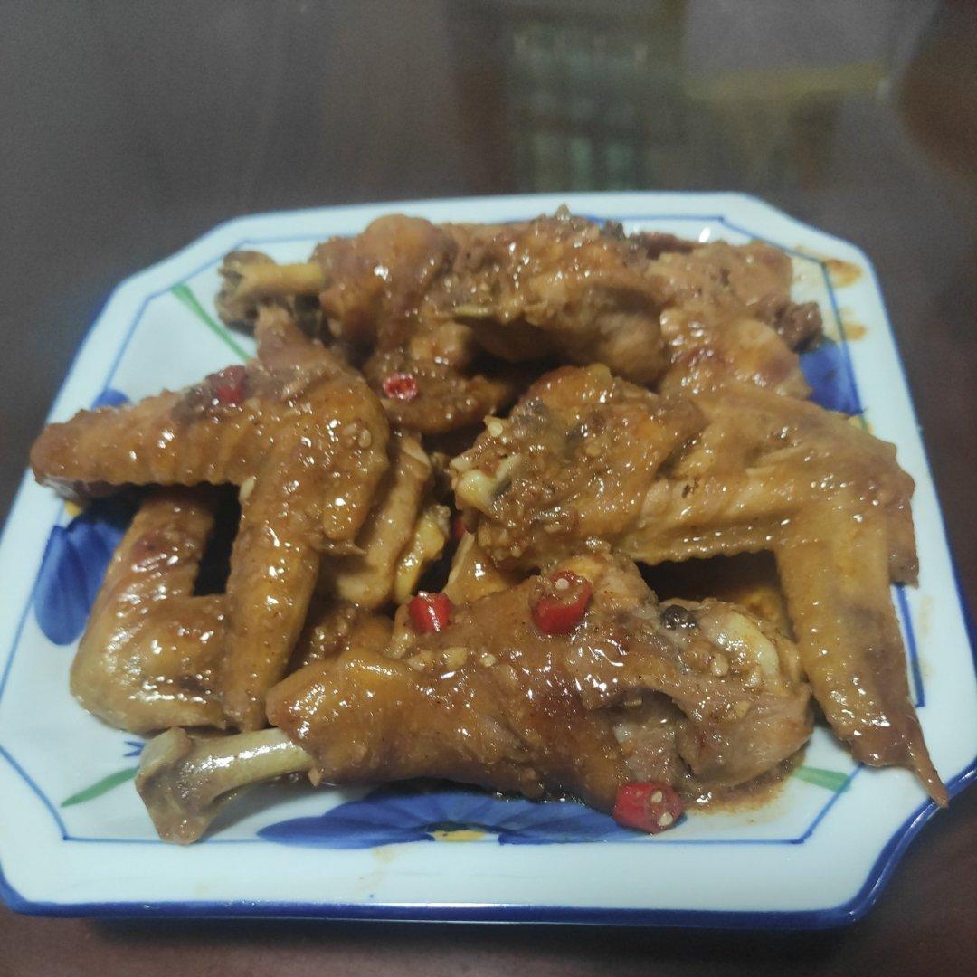 不要再可乐鸡翅了，求求你试试蒜香鸡翅吧，香味捅破天花板！