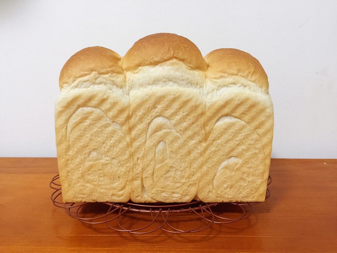 一口惊艳的鲜奶吐司