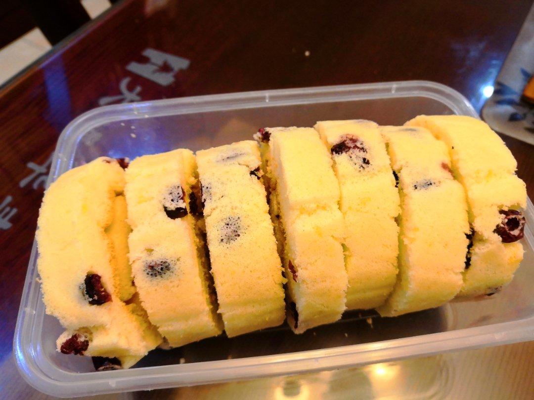 葡萄干蛋糕卷