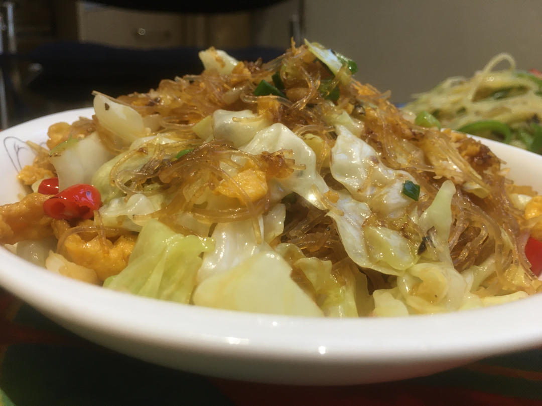 卷心菜炒粉丝 Glass noodles with Cabbage