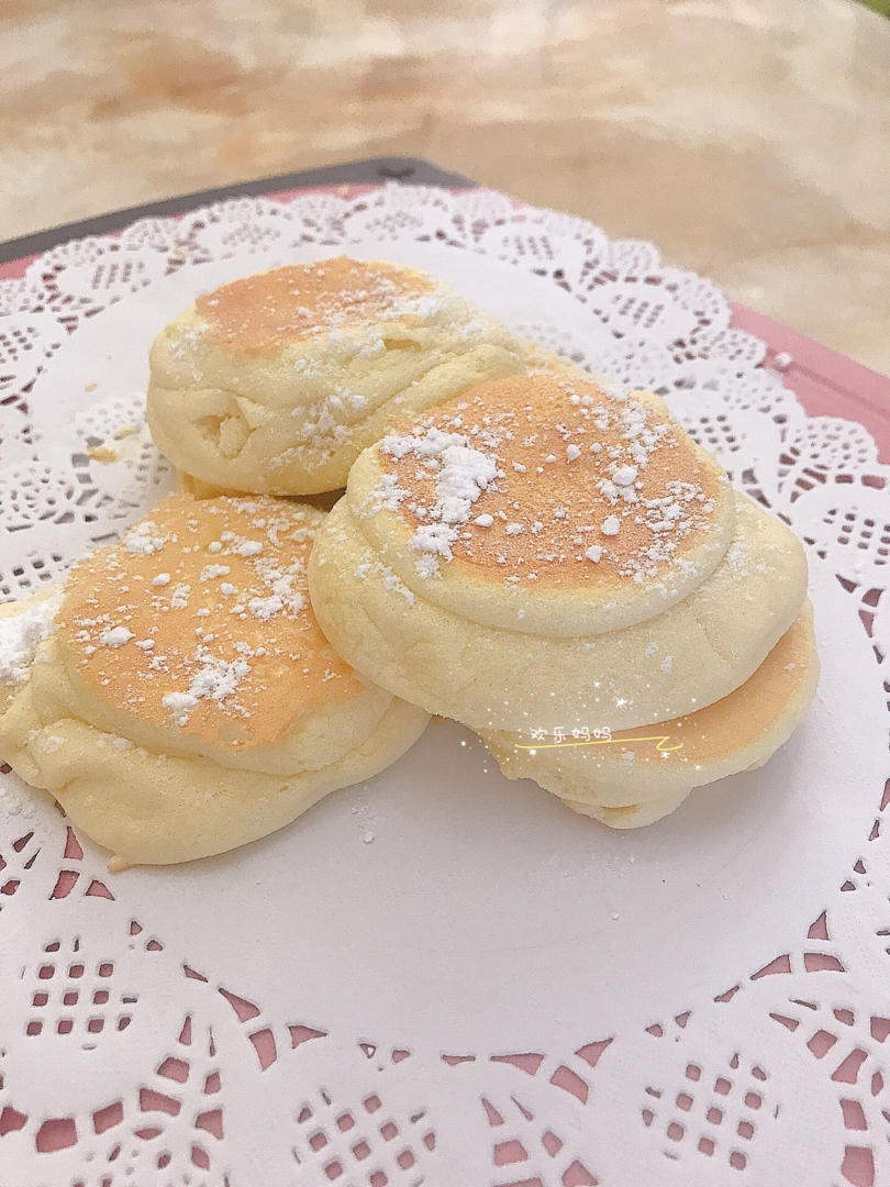 不用烤箱 15分钟无油低糖的舒芙蕾蛋糕松饼 🥞 蓬松绵软