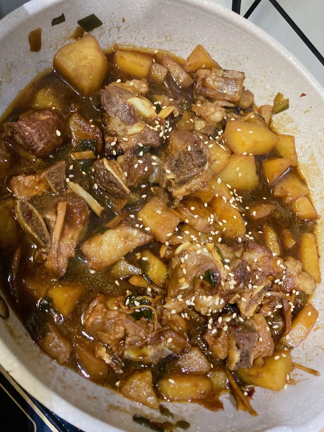 米饭杀手之土豆焖排骨
