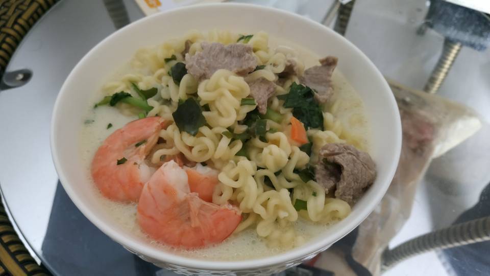 牛奶辛拉面（汤头浓郁，非常好吃）