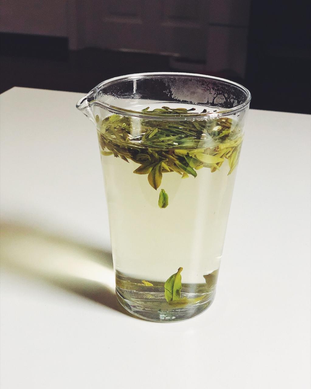 龙井茶的传统喝法
