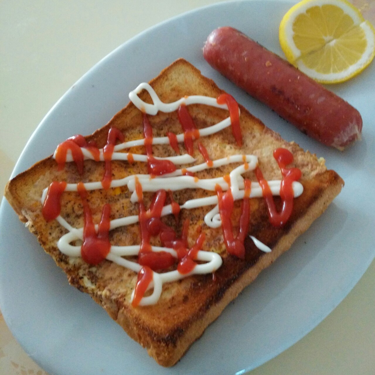 土司煎蛋 Egg-in-a-hole