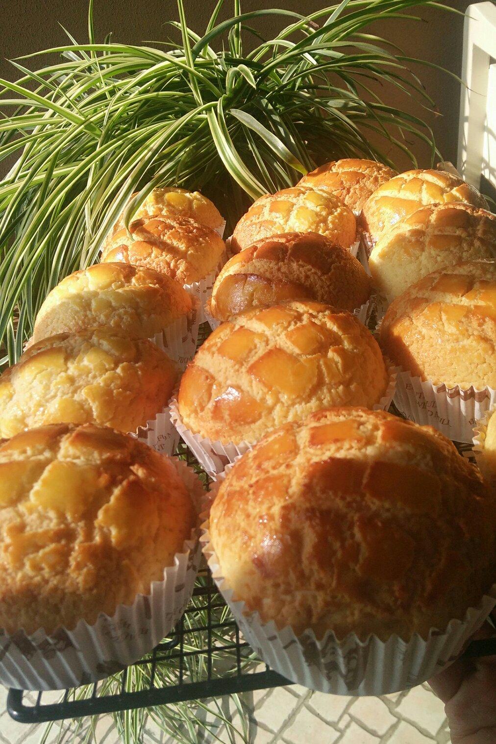 好吃到炸裂的港式菠萝包（附带制作酥皮的小视频）