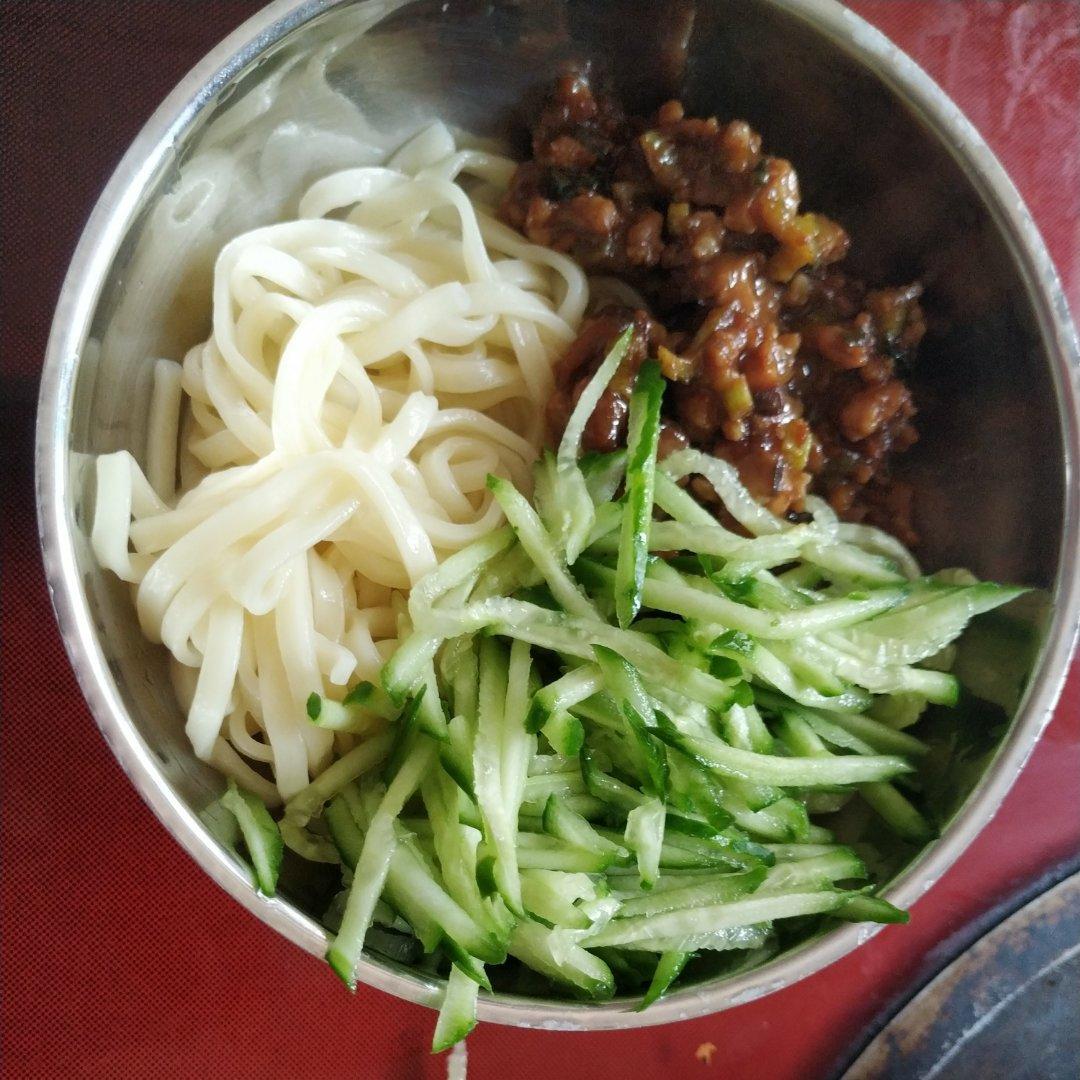 炸酱面