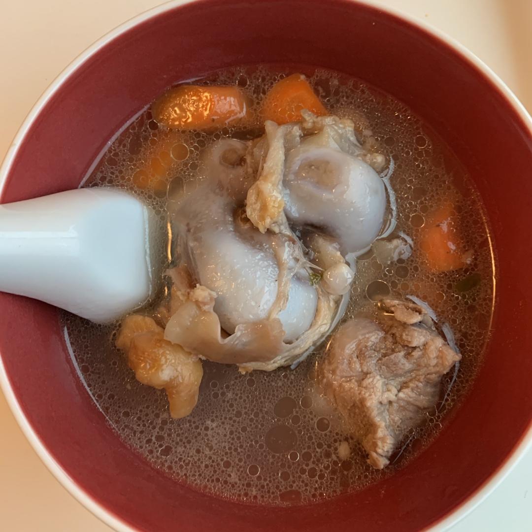 排骨玉米胡萝卜汤