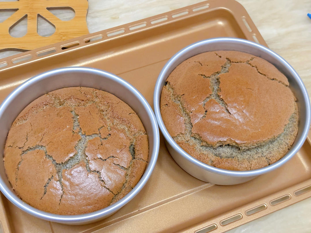 黑米粉戚风蛋糕