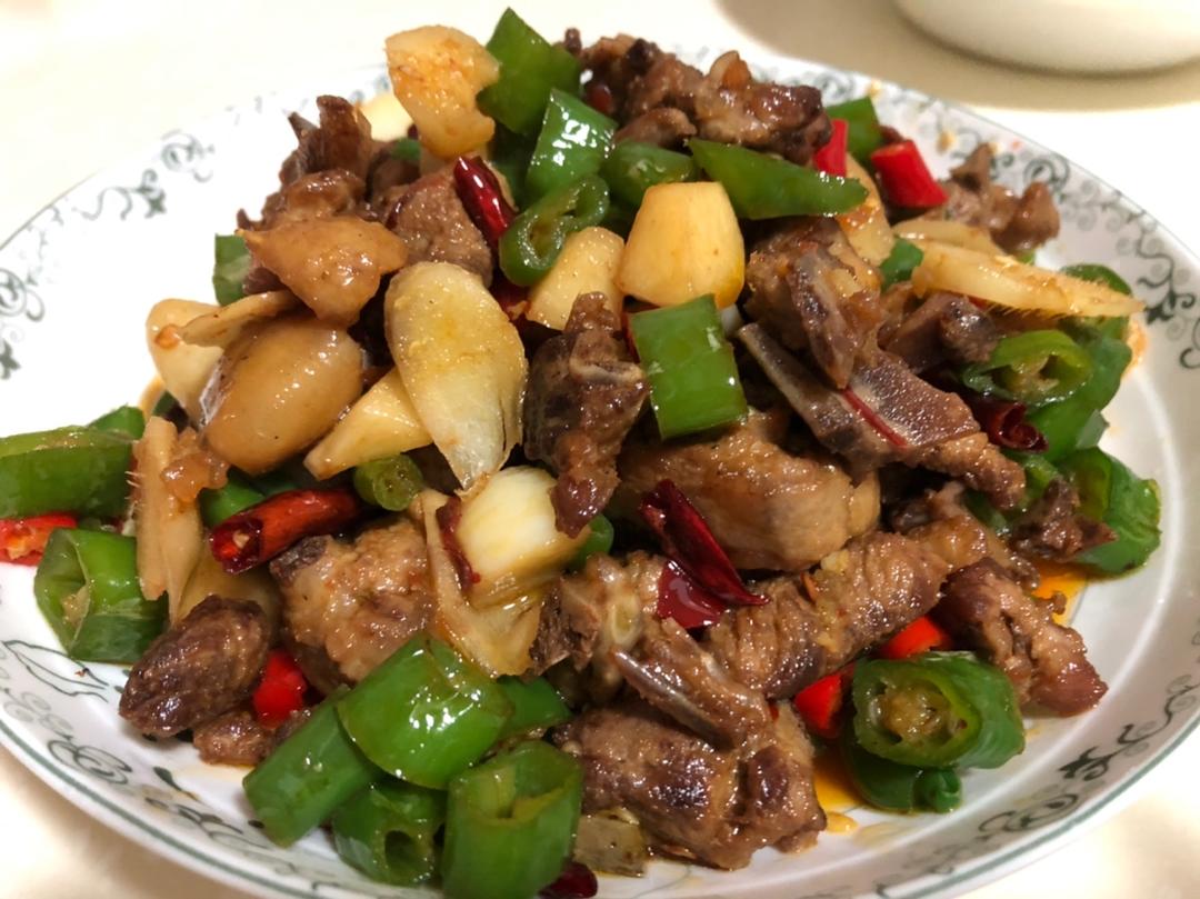厨师长教你：自贡名菜“小煎鸭”的做法，味道非常赞