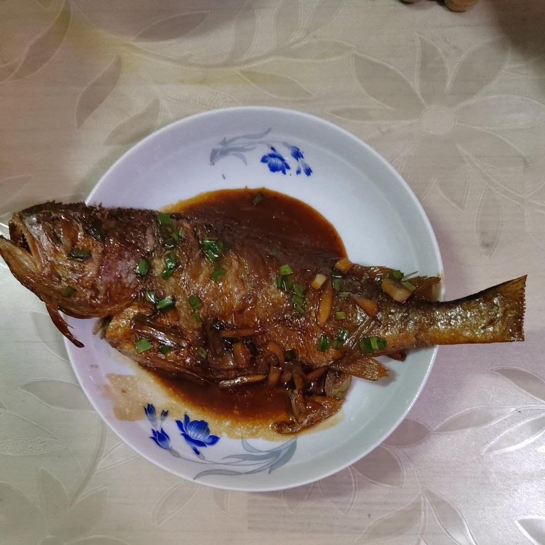 红烧黄鱼—鱼皮不破的小窍门