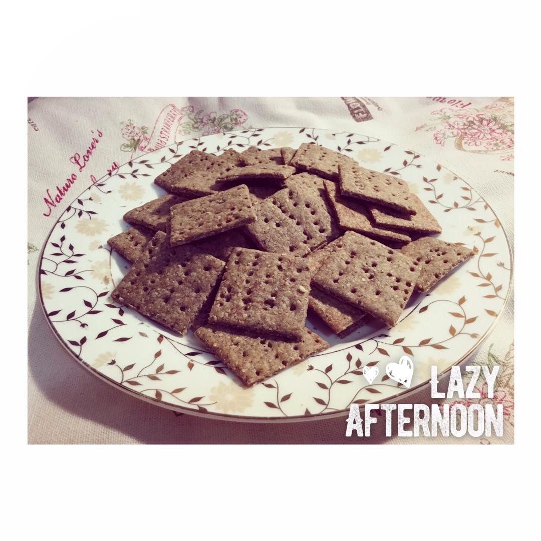 黑芝麻核桃全麦燕麦小苏打饼干（无糖无油版）