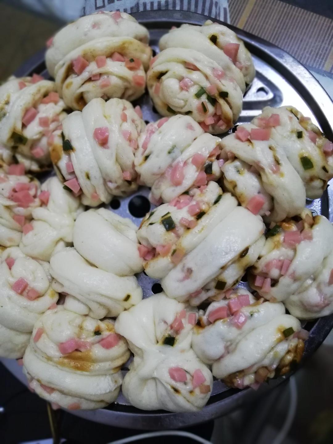 最好吃的火腿葱香花卷—附让葱不变黄的小窍门