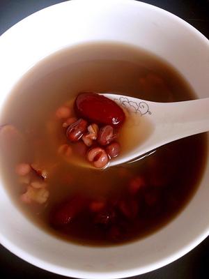 红豆薏米红枣汤（电饭锅版）的做法 步骤4