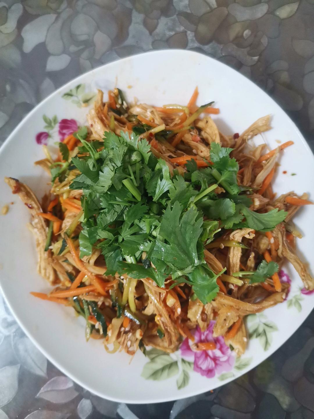 夏季清爽开胃🥒十分钟搞定🐤低脂凉拌鸡胸肉