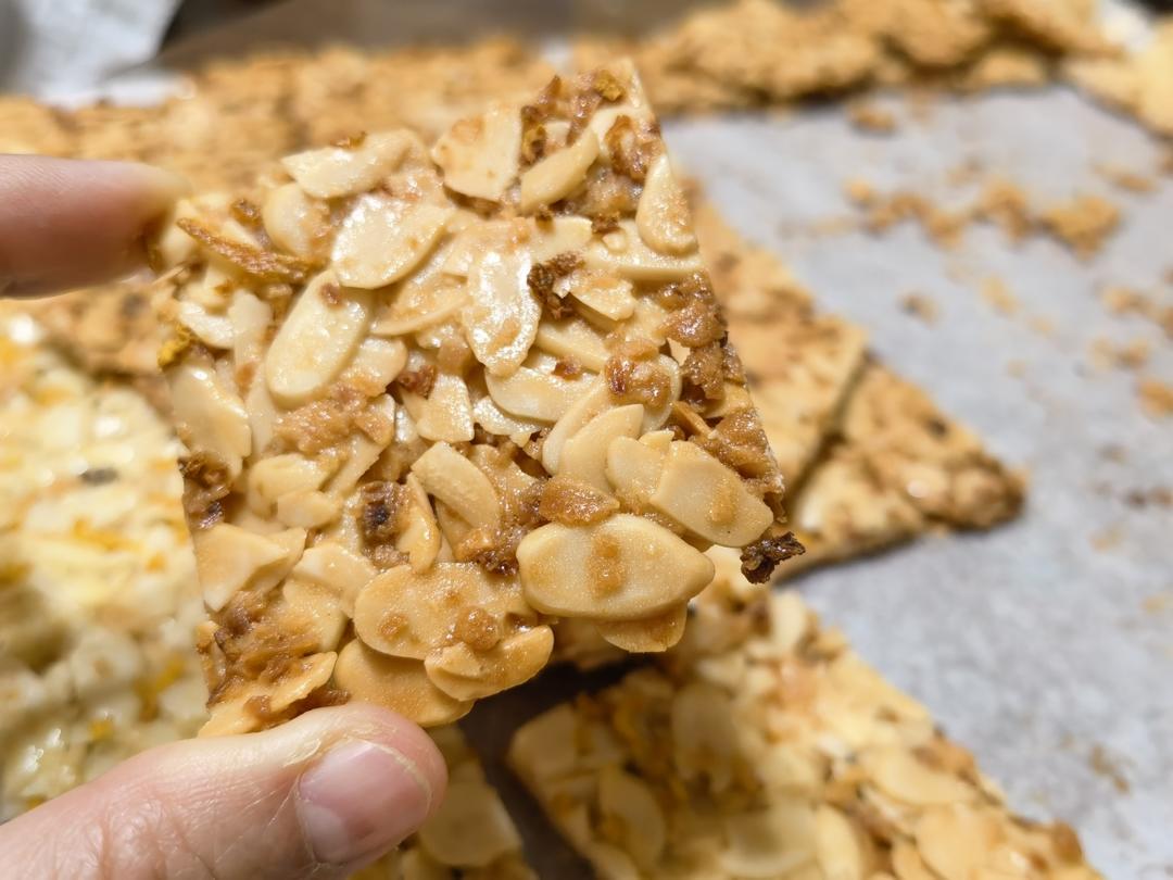杏仁瓦片：薄脆香酥小零食。