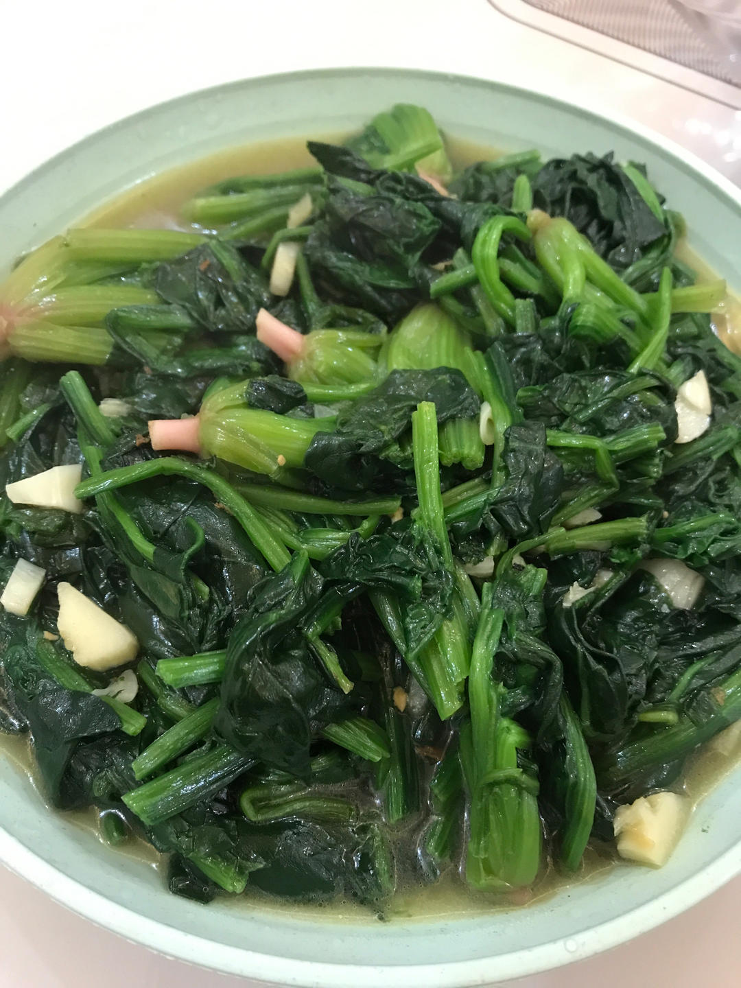 不涩口又嫩的清炒菠菜