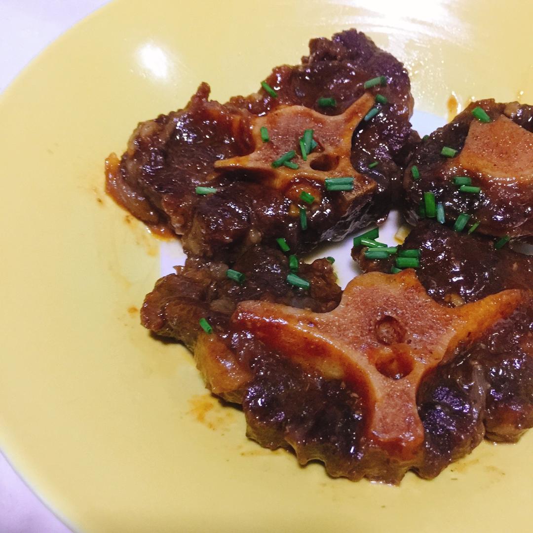酱焖牛尾