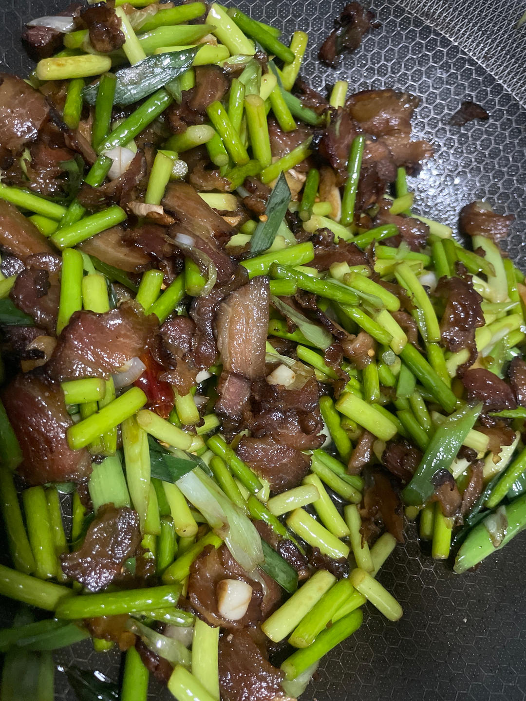 超级下饭的一道菜蒜苔炒风干腊肉