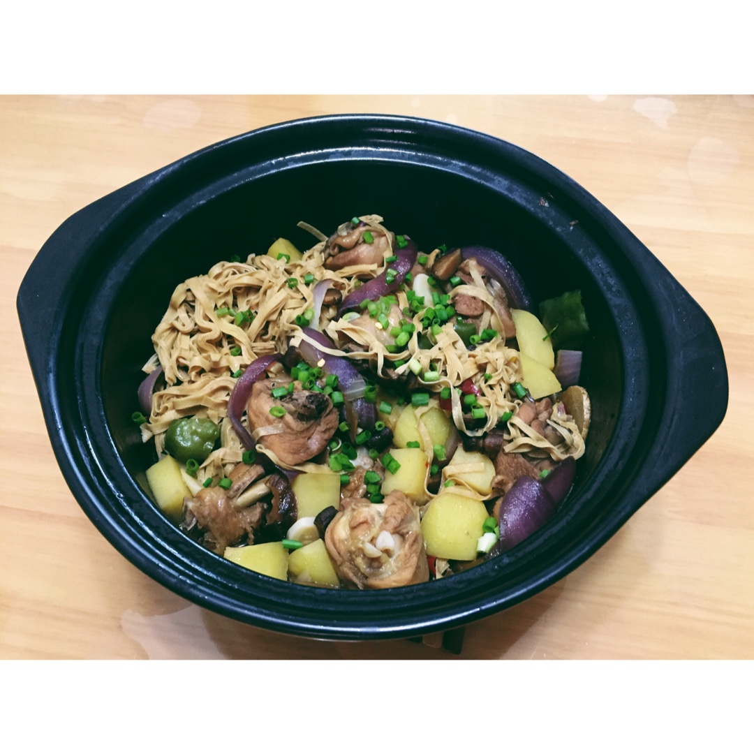 【黄焖鸡米饭】