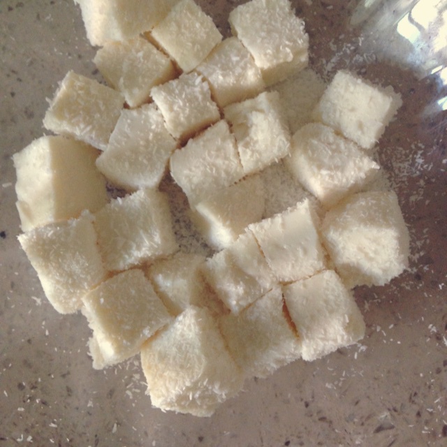 椰丝牛奶小方糕