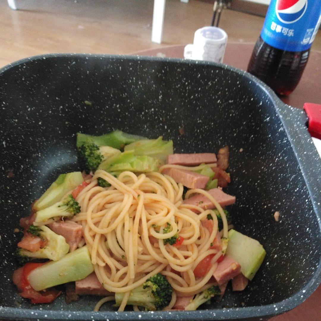 番茄肉酱意大利面