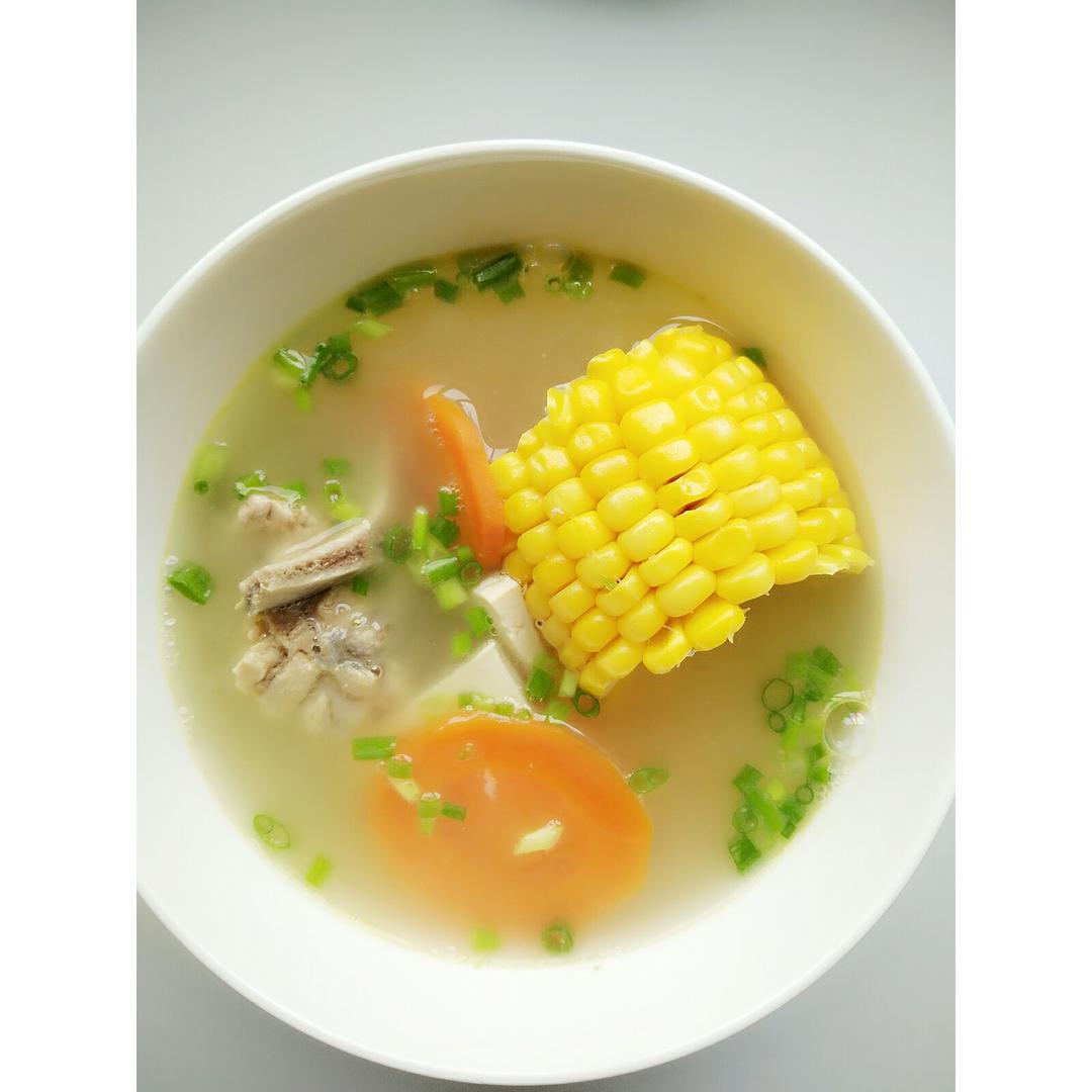 玉米炖排骨