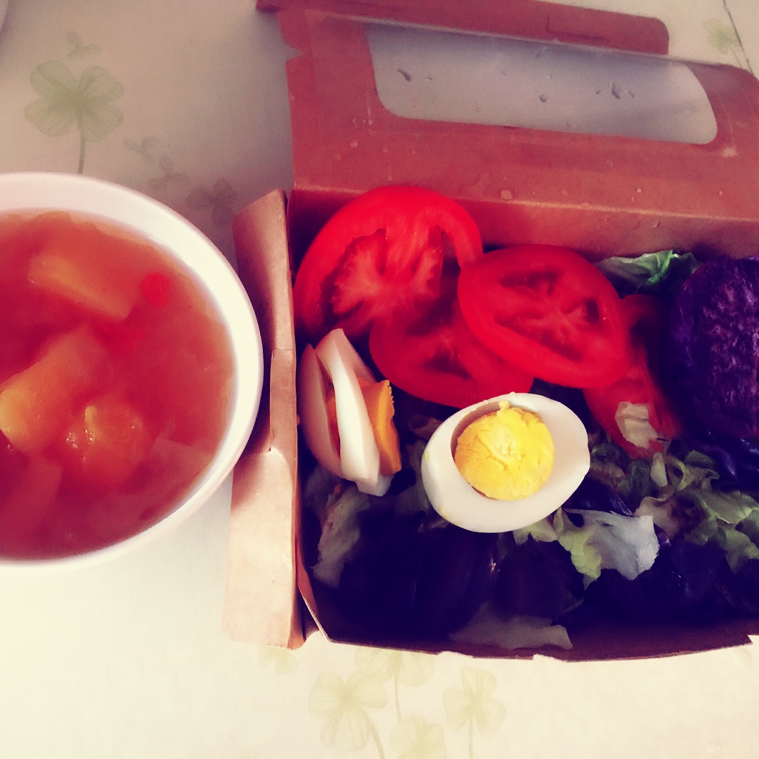 蔬菜鸡蛋紫薯沙拉