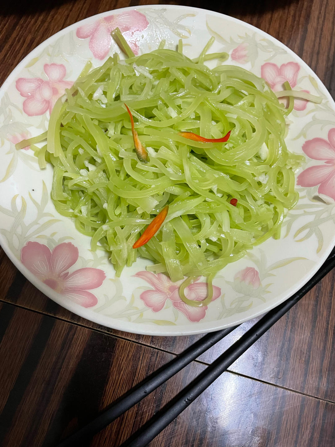 凉拌笋丝