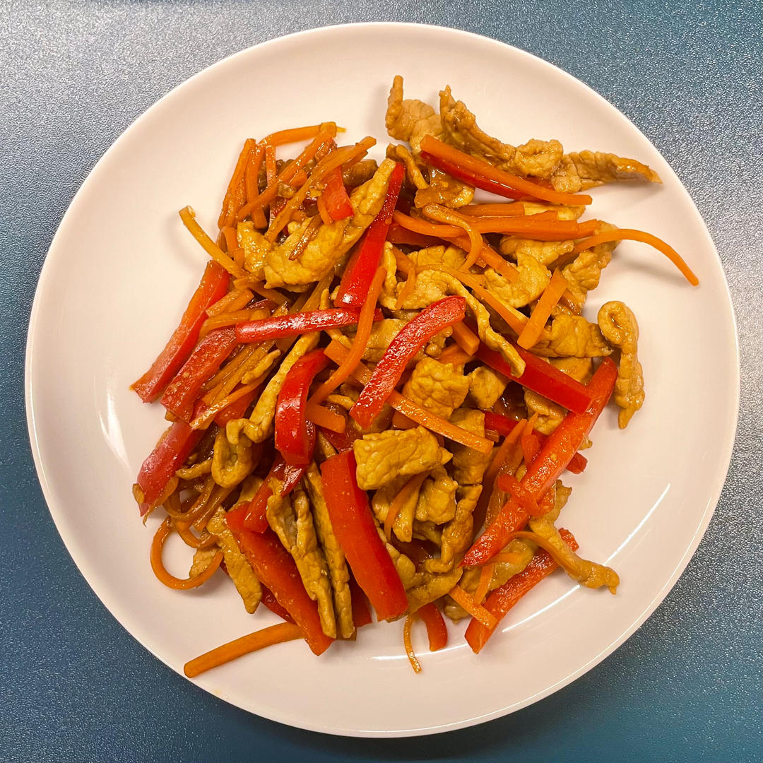 超级下饭胡萝卜丝炒肉
