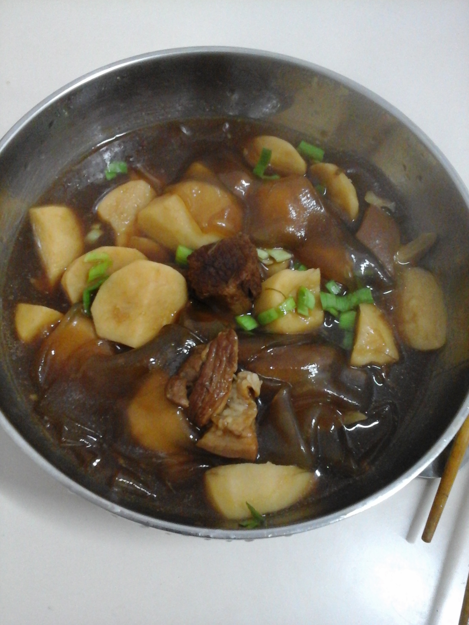 五花肉炖慈姑（茨菰）