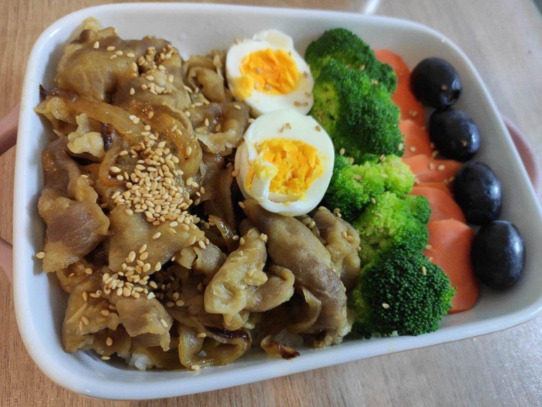 “吉野家”肥牛饭