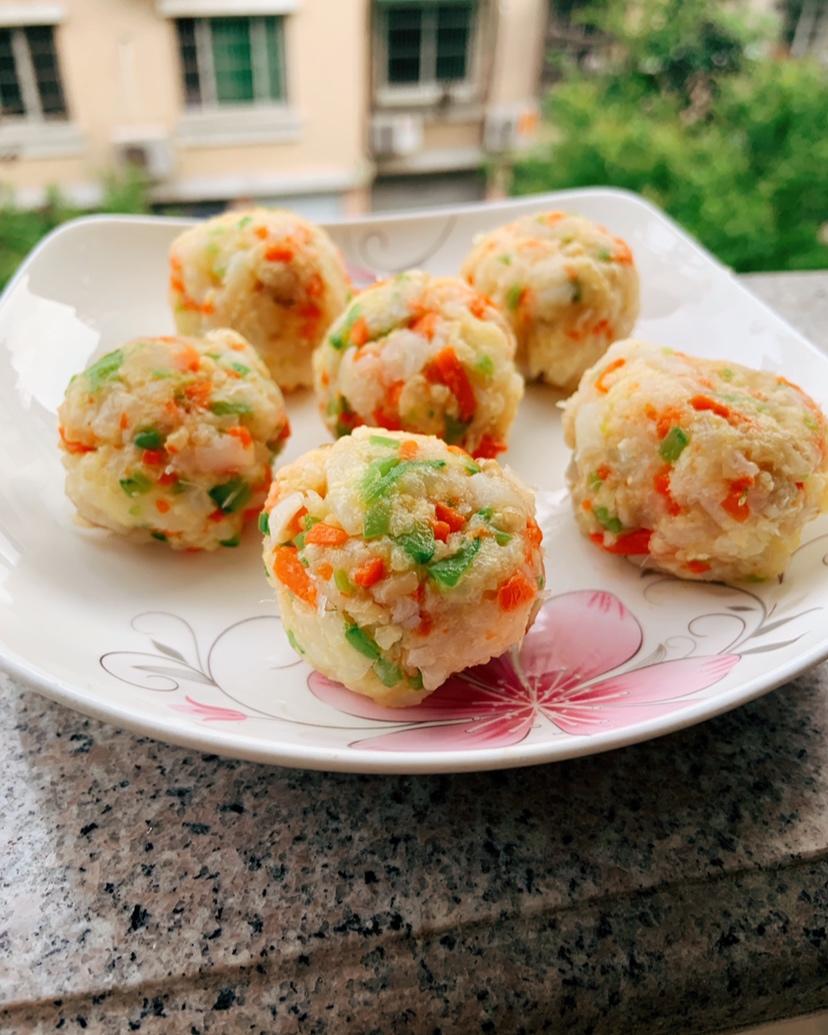 宝宝辅食之鳕鱼杂粮小饭团