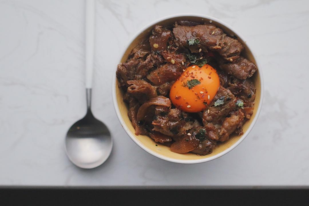 日式牛肉盖饭