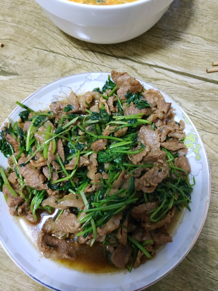 牛肉炒香菜