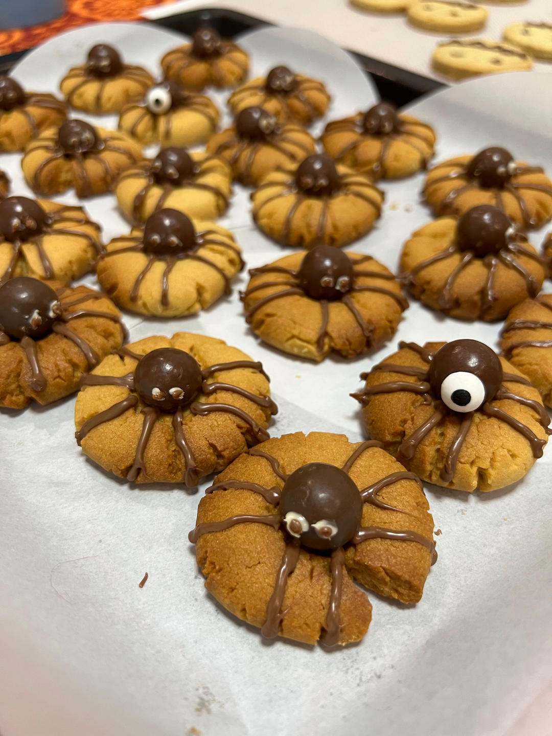 万圣节蜘蛛花生酱曲奇