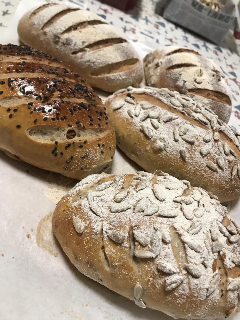 丽颖在子夜做的全麦蔓越莓核桃软欧包