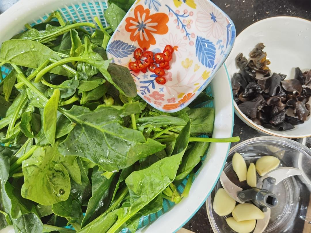 清爽开胃凉菜｜凉拌菠菜木耳