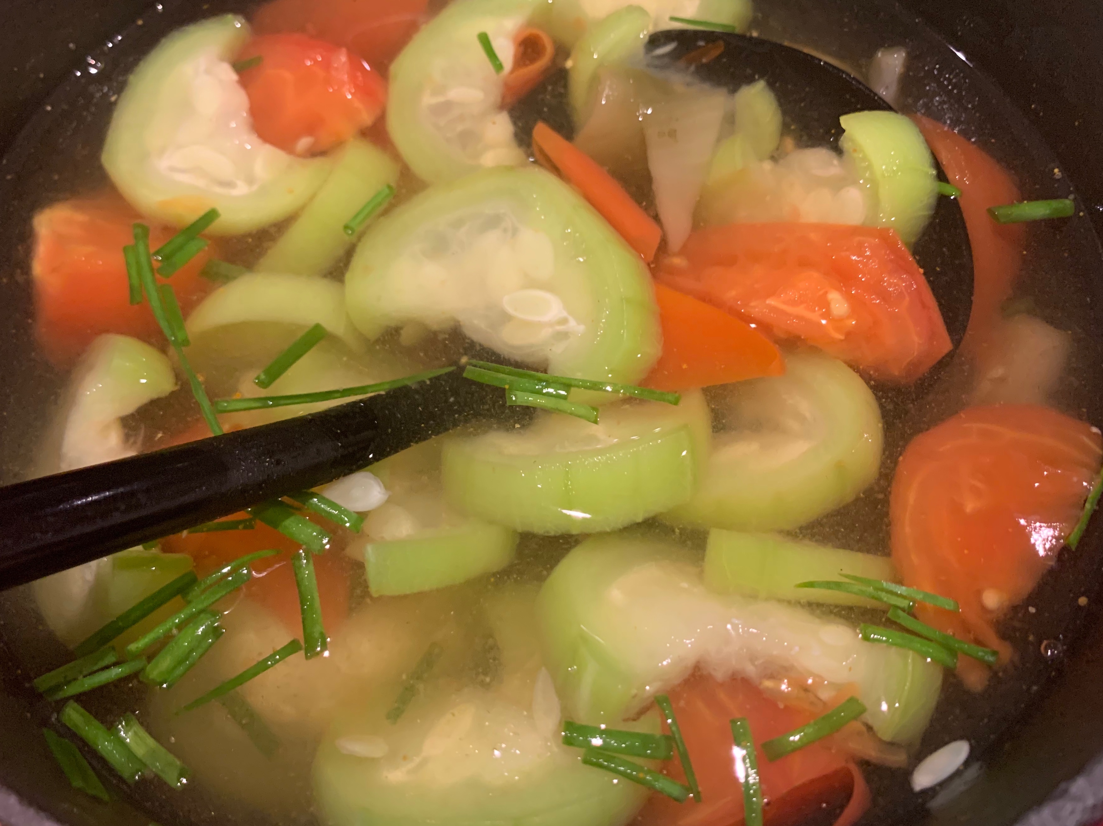 开胃爽口的榨菜番茄丝瓜汤的做法