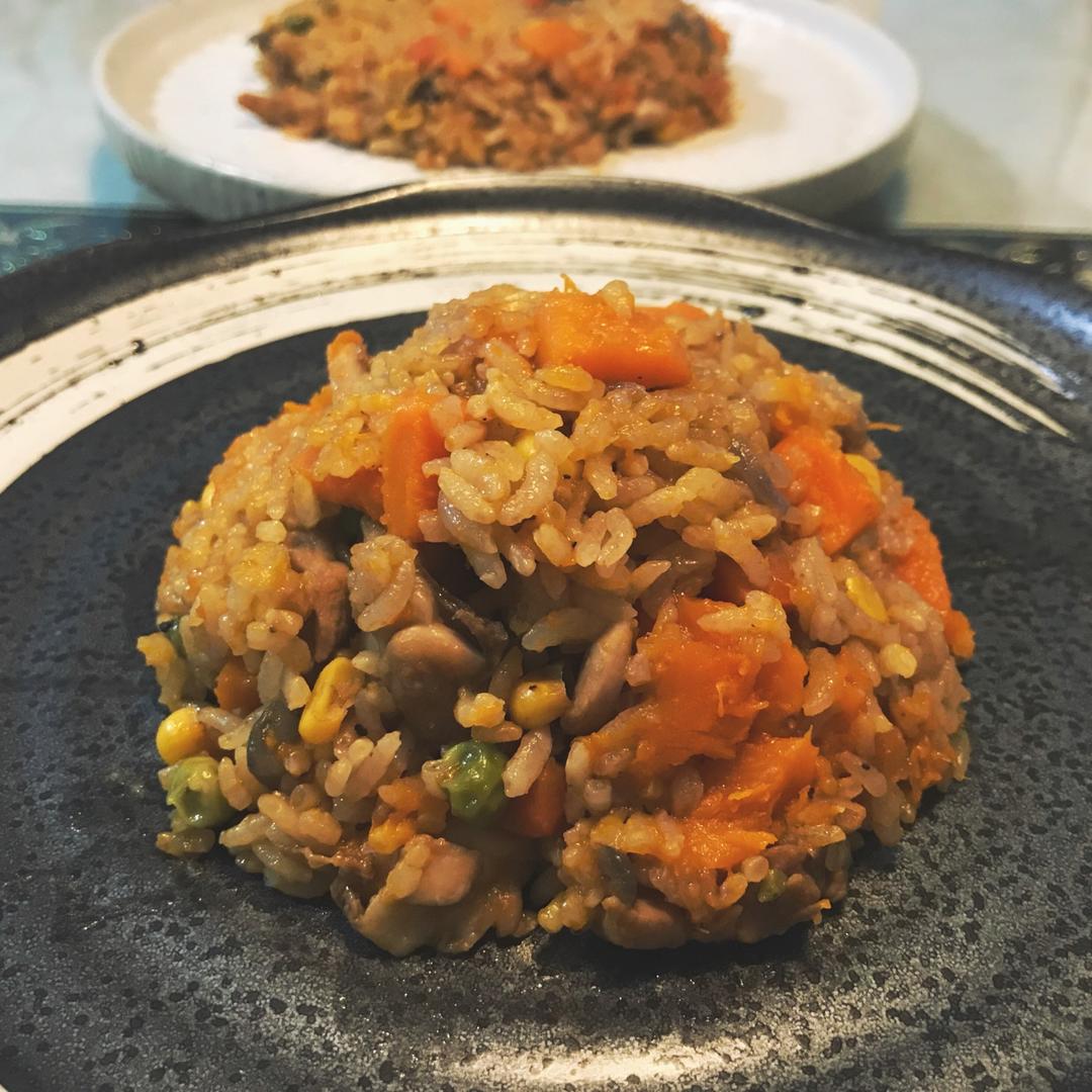 南瓜鸡肉香菇焖饭