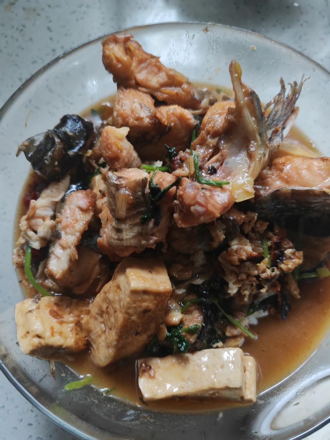 适合孩子吃的下饭菜：酱汁焖鱼