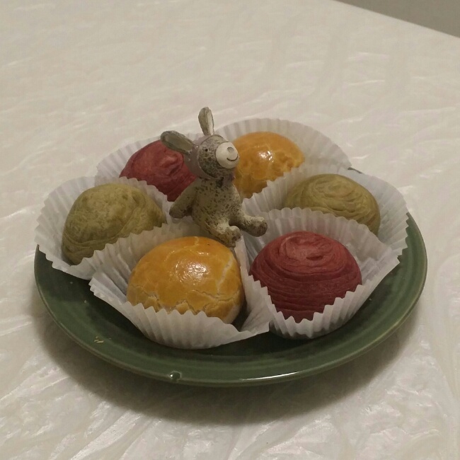 蛋黄酥~紫薯、抹茶、原味~花好月圆，中秋快乐~内附一次做六色蛋黄酥方法~