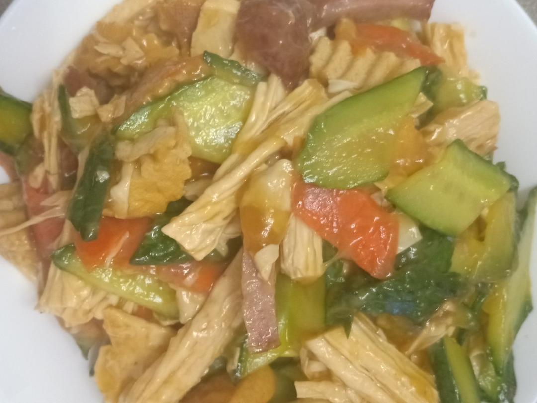 肉炒腐竹木耳